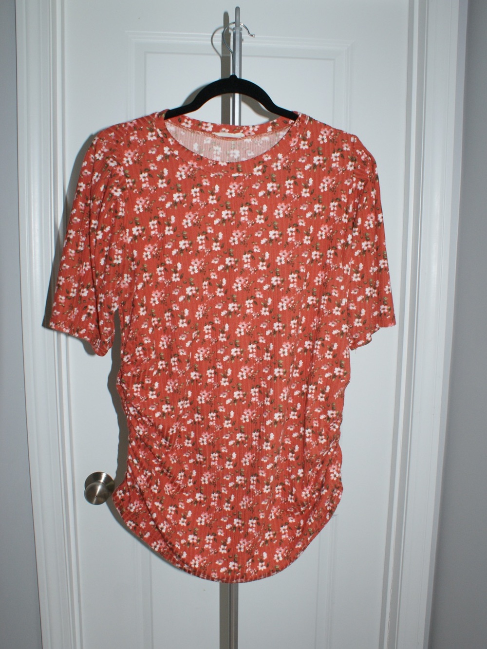 Hello MIZ Coral Rust Floral Short Sleeve Maternity Top XL